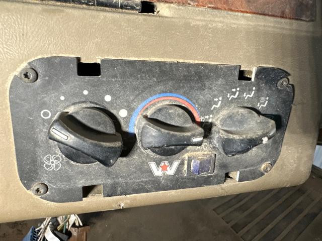 2011 Western Star Trucks 4900EX Heater & AC Temp Control: 3 Knobs And 1 Button