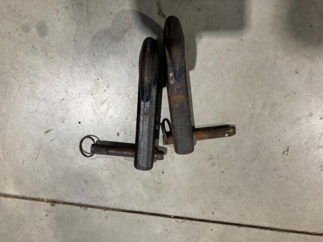 2005 International 9900 Tow Hook