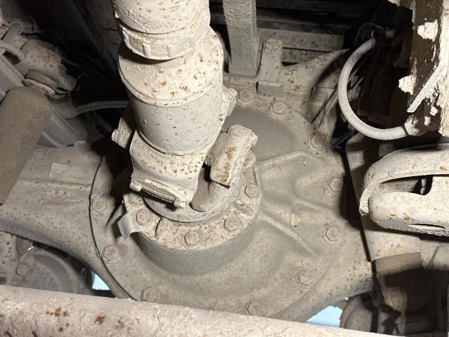 Meritor SQ100 Rear Differential/Carrier | Ratio: 4.10 | Cast# Verify