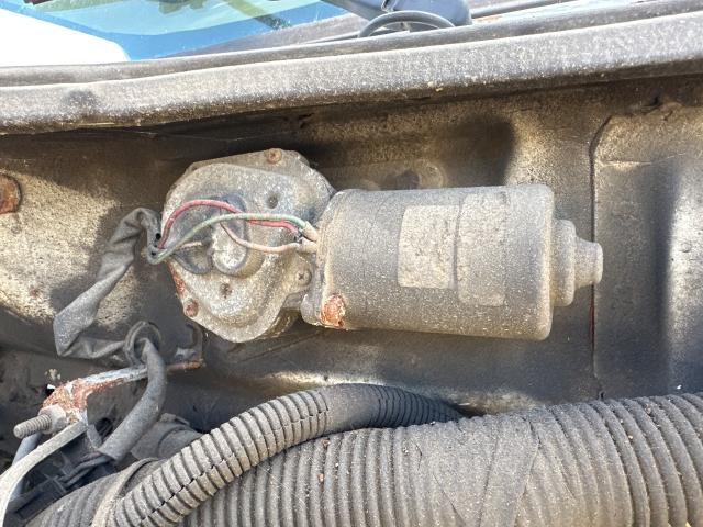 2002 International 4700 Left Wiper Motor, Windshield: Wiper Motor Only, Does Not Include Transmission