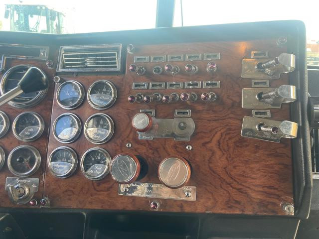 Peterbilt 379 Dash Panel: Gauge And Switch