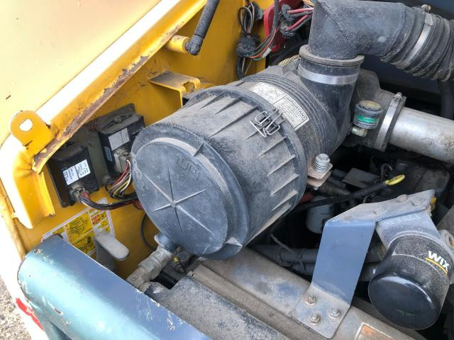 2006 Gehl 5640 Air Cleaner: P/N 135131