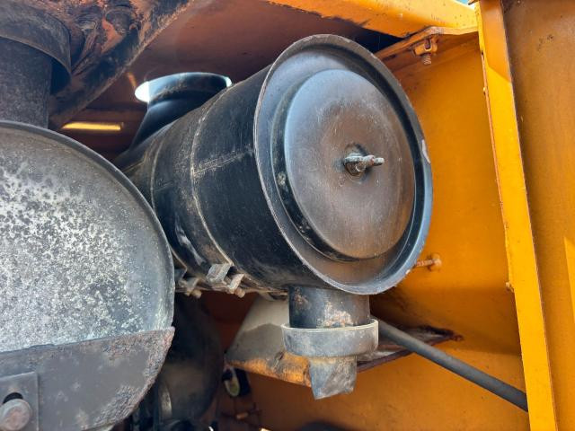 1998 Case 621B Air Cleaner: P/N A173852