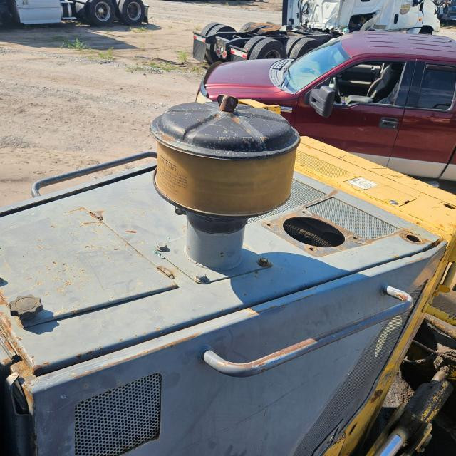 2004 Komatsu D61EX-12 Air Cleaner: P/N 6643-81-7502