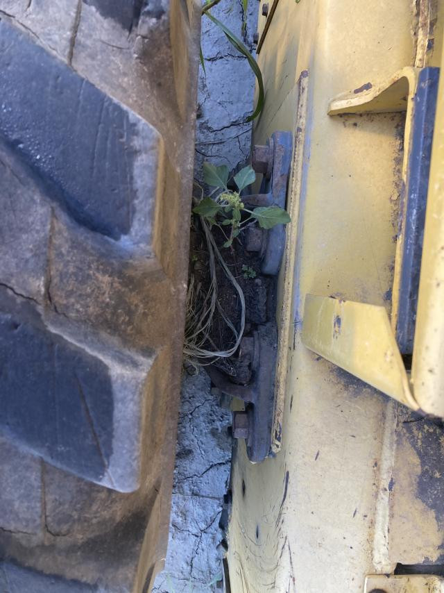 2001 New Holland LS180 Left Equip Axle Assembly: P/N 9841131