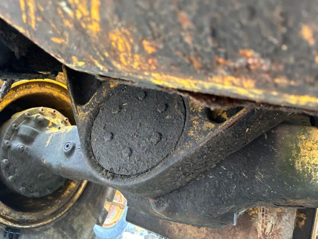 2006 Volvo L120E Axle Pivot Mount: P/N VOE 11019173