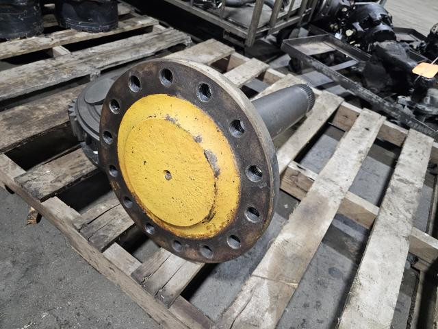 2004 John Deere 824J Axle Shaft: P/N YZ121465