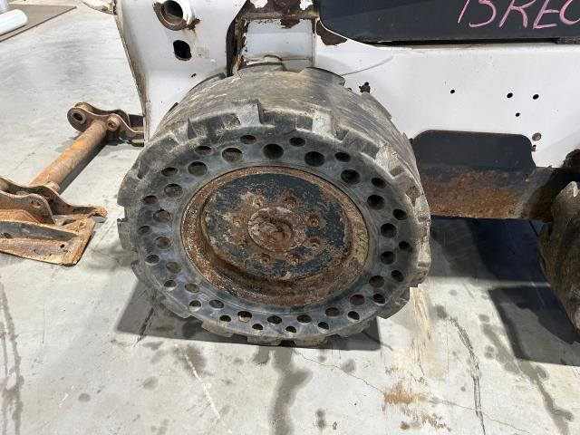 2015 Bobcat S570 Axle Shaft: P/N 6706427