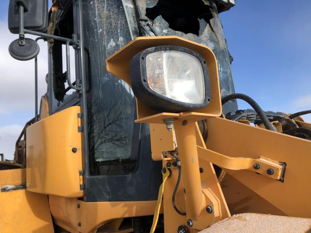 2020 Hyundai HL940XT Right Equip Bracket, Misc.