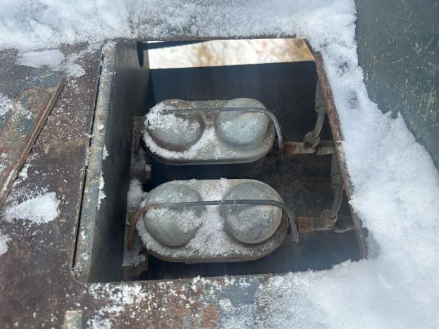 2008 Gehl RS6-42 Left Brake Master Cylinder: P/N L63363