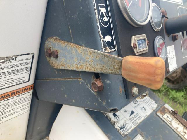 1990 Bobcat 3023 Left Controls