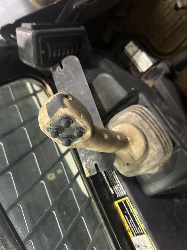 2017 John Deere 333G Controls