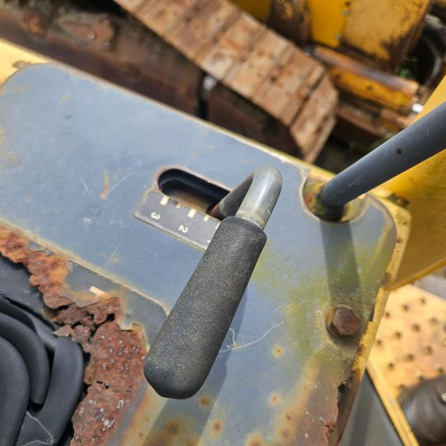 1995 John Deere 750C Controls: P/N T15570