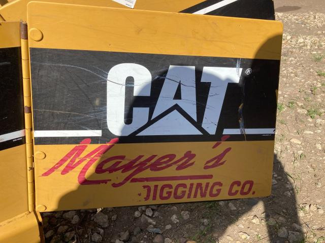 2003 Cat 953C Right Door Assembly: P/N 232-0467