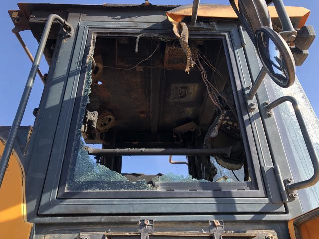 2020 Hyundai HL940XT Right Door Assembly: P/N 71WD-00184