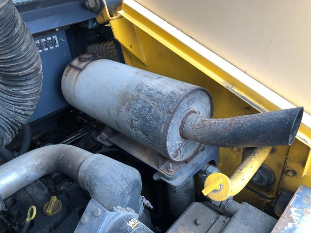 2006 Gehl 5640 Right Exhaust: P/N 183166