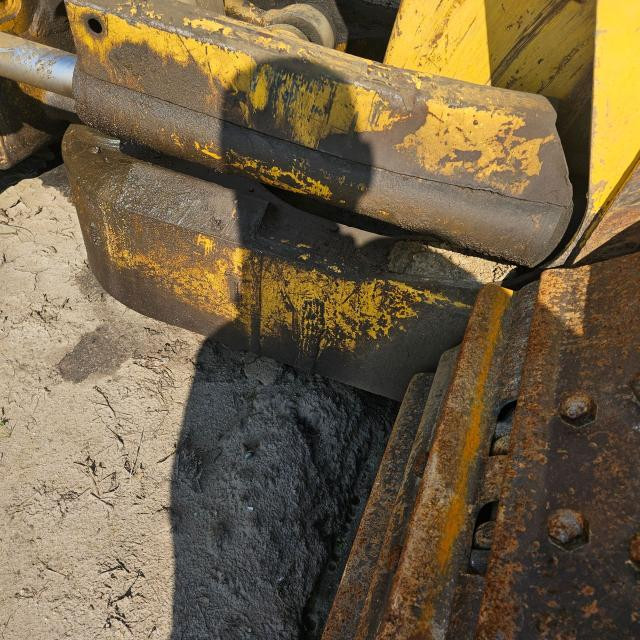 2004 Komatsu D61EX-12 Frame: P/N 134-72-61202