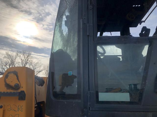 2020 Hyundai HL940XT Left Equip Handrail