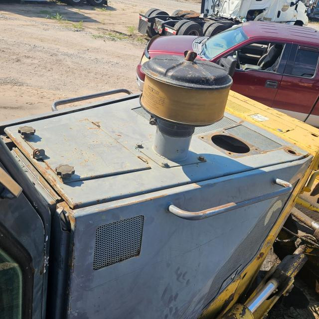 2004 Komatsu D61EX-12 Hood: P/N 134-54-72110