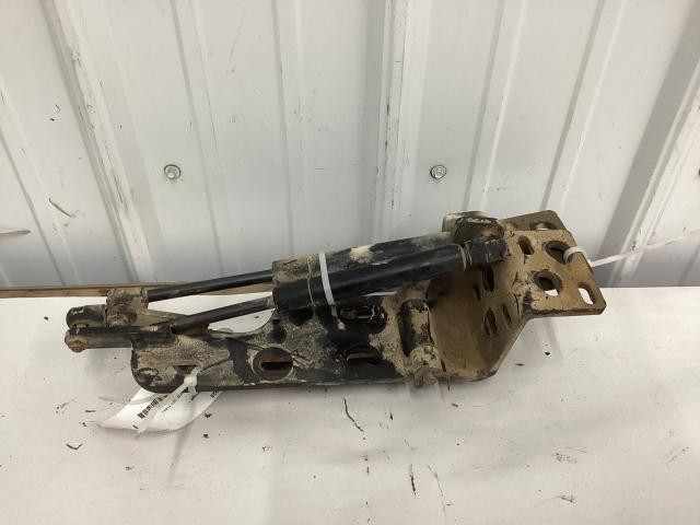 2019 Cat TL943D Equip Hood Hinge: P/N 501-1143