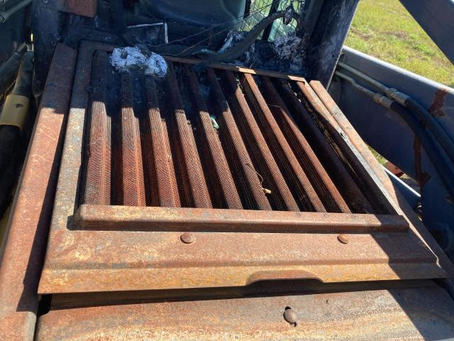 2001 New Holland LS180 Hood