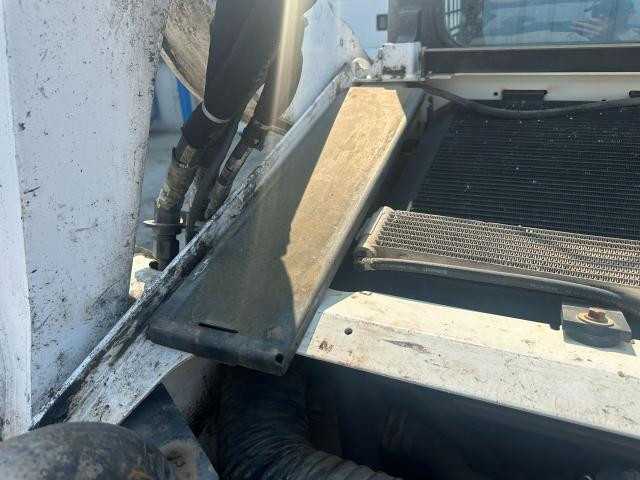 2016 Bobcat S650 Hood