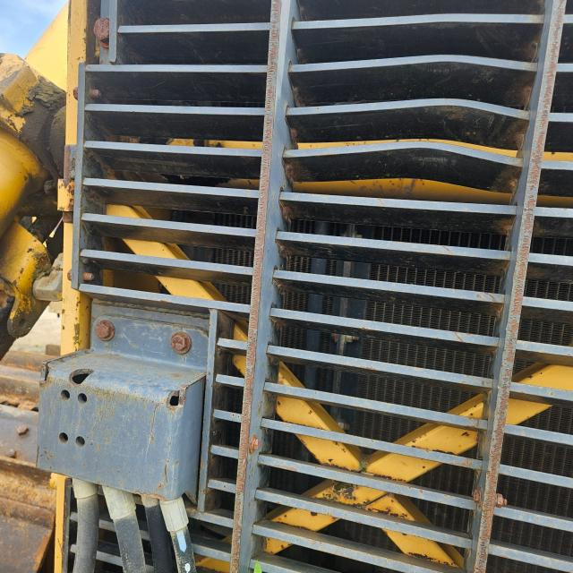 1995 John Deere 750C Hydraulic Cooler: P/N AT116798