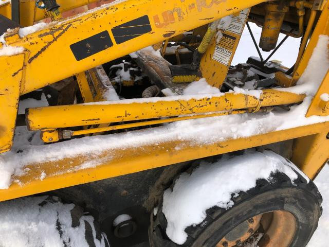 1980 Case 1830 Left Hydraulic Cylinder: P/N G34864