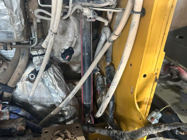 2017 John Deere 333G Right Shock Absorber: P/N AT362147