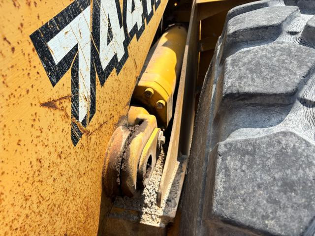 1997 John Deere 744H Left Hydraulic Cylinder: P/N AH222725