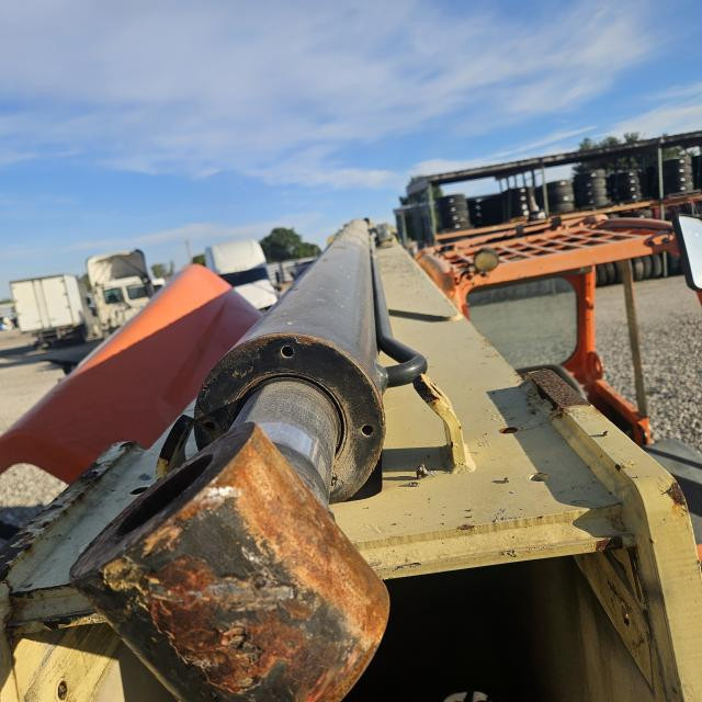 2016 Jlg G10-55A Hydraulic Cylinder: P/N 1001171330