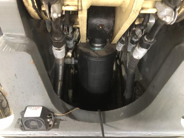 2012 Jlg G9-43A Hydraulic Cylinder: P/N 91513272