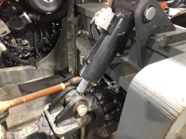 2012 Jlg G9-43A Right Hydraulic Cylinder: P/N 1001163414