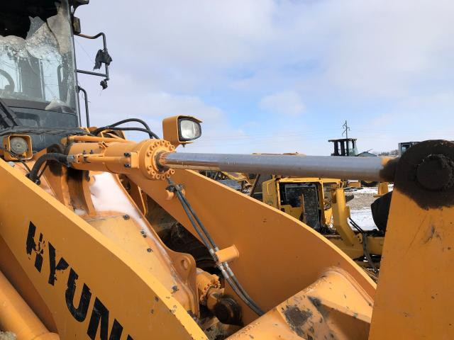 2020 Hyundai HL940XT Hydraulic Cylinder: P/N 31WB-20542