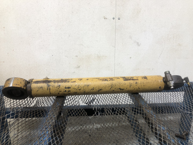 Cat IT28F Right/Passenger Hydraulic Cylinder - Used | P/N 9T6646