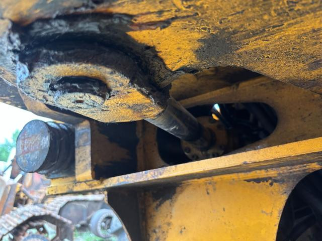 2006 Volvo L120E Right Hydraulic Cylinder: P/N VOE 11107516