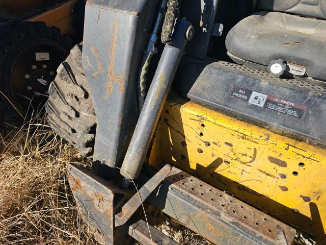 2006 New Holland L180 Right Hydraulic Cylinder: P/N 87038982