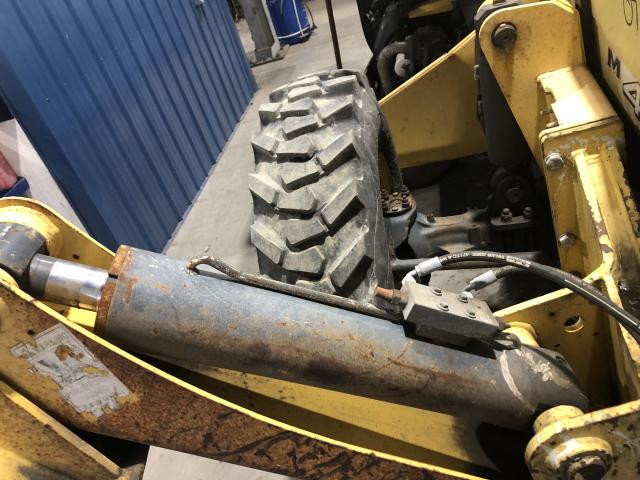2007 New Holland M459 Right Hydraulic Cylinder: P/N 87315043