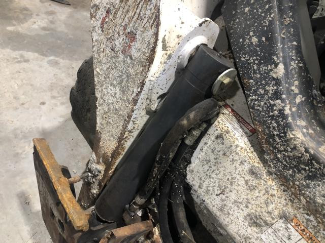 2016 Bobcat S510 Right Hydraulic Cylinder: P/N 7338638