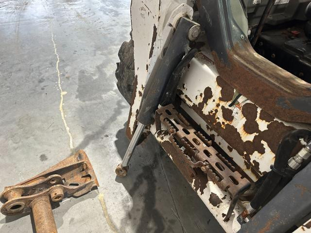 2015 Bobcat S570 Right Hydraulic Cylinder: P/N 7338638