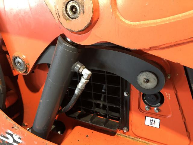 2016 Kubota SSV65 Right Hydraulic Cylinder