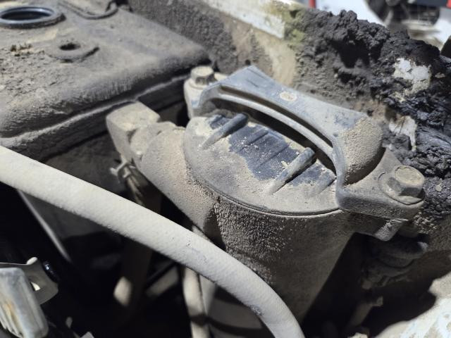 2016 Bobcat T650 Equip Hydraulic Filter