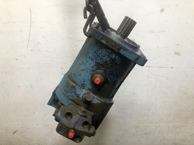 1999 Gradall 534D-6 Hydraulic Motor: P/N 9116-3044