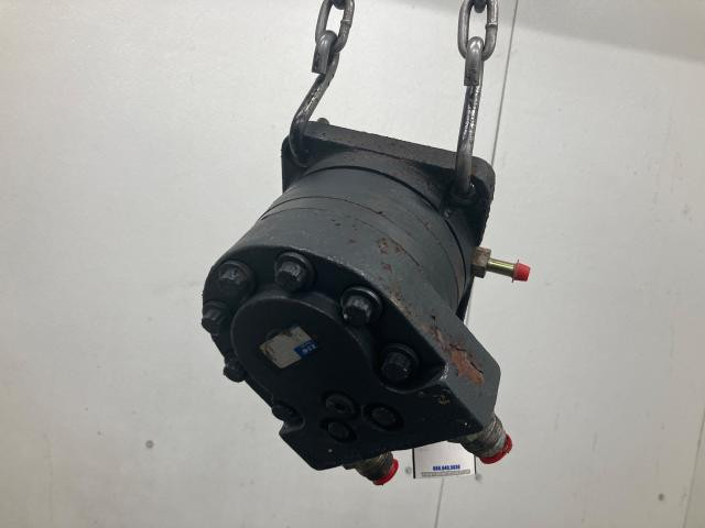 2015 Bobcat S570 Right Hydraulic Motor: P/N 161-0085-005