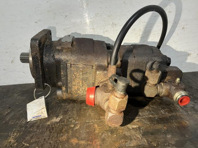 1997 Case 621B Hydraulic Pump: P/N L127270