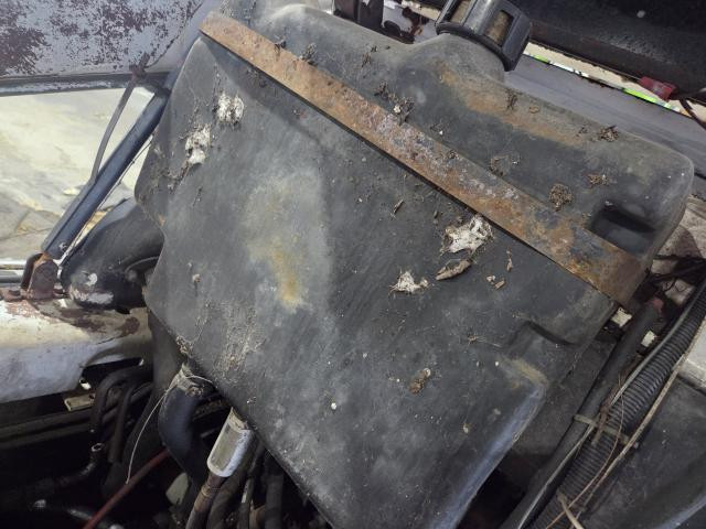 1994 Bobcat 853 Hydraulic Reservoir