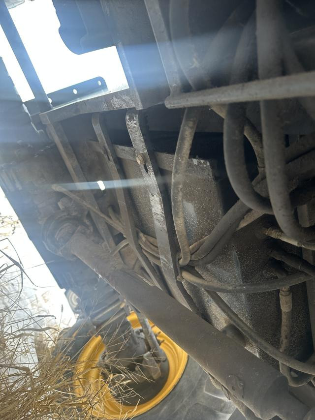 2008 Gehl RS6-42 Hydraulic Reservoir: P/N 50380089