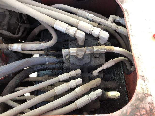 2002 Skytrak 10054 Hydraulic Valve: P/N 8902188