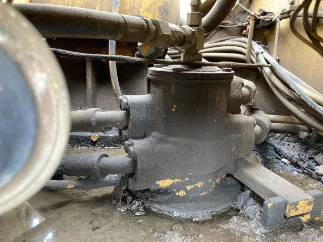 2006 Cat 330CL Hydraulic Valve: P/N 159-7841