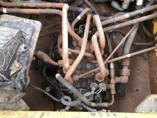 2019 John Deere 332G Hydraulic Valve